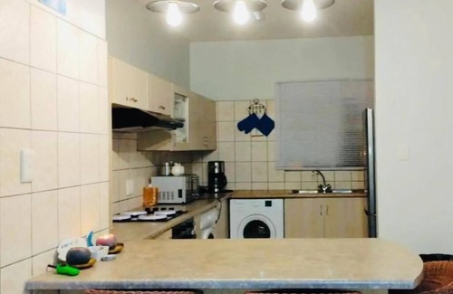 Rand Rifles Apartment | Cosy sea-view apartment on a quiet and safe neighborhood