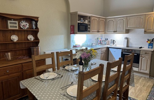 Wormhill Apartment | Cosy self catering apartment in large Victorian Residence