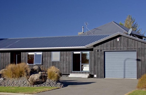 Ohakune House | Cosy ski retreat near Carrot park. Hot tub and table tennis!
