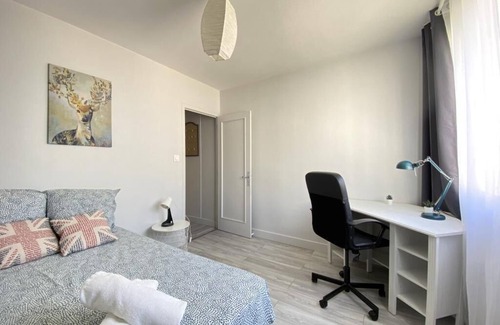Sablon - Trudaine Apartment | Cosy, Spacieux 3 Chambres et Espaces de Travail