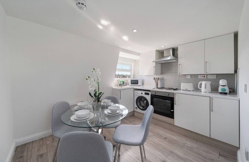 Tooting Apartment | Cosy Stay – The Perfect London Base, with Easy Tube to Top Attractions.