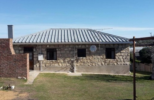 Still Bay House | Cosy stone cottage