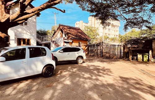 Kisumu Apartment | Cosy Studio 5 minutes to Kisumu CBD With Pool Garden and restaurant.