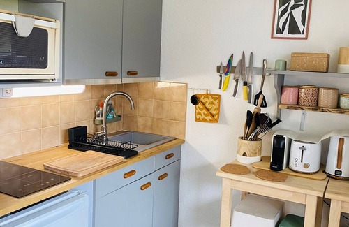 Abondance Apartment | Cosy Studio Cabin Between Abondance and La Chapelle with Balcony and Parking