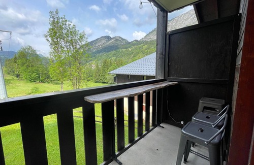 Abondance Apartment | Cosy Studio Cabin Between Abondance and La Chapelle with Balcony and Parking