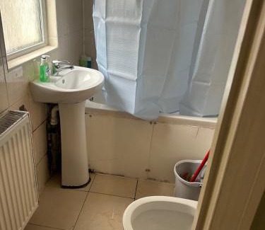 William Morris Apartment | Cosy Studio Flat Forest Road