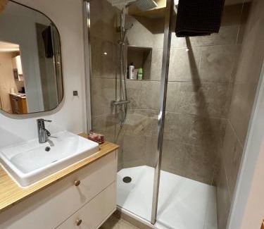 Frejus Ski Chalet | Cosy Studio Fréjus Centre Historique