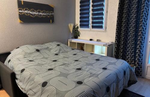 Nogent Village Apartment | Cosy Studio in Nogent-sur-Marne, City Centre, WiFi