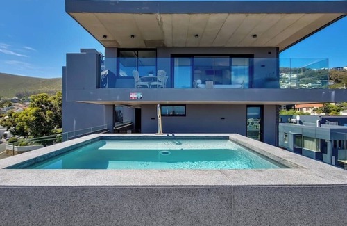 Bantry Bay Apartment | Cosy Studio in Prime Location