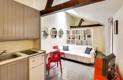 Saint-Germain-des-Pres Apartment | Cosy Studio in Saint Germain des Près