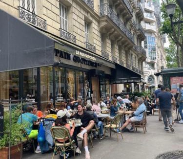 16th Arrondissement Apartment | Cosy Studio paris 16 Victor Hugo