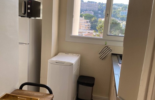 Fabron Apartment | Cosy studio seaview behind promenade des anglais free parking Vue mer