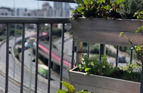 Newton Apartment | Cosy studio with balcony and amazing views!