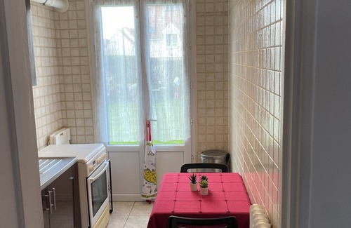 Carrieres-sur-Seine Apartment | Cosy studio with garden CHATOU 78