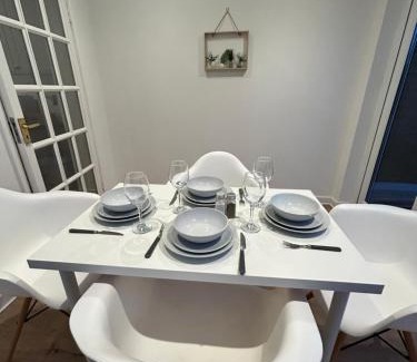 Hull House | Cosy stylish house West Hull