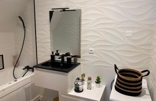 Poitiers Apartment | Cosy & Tendance Spa