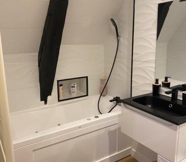 Poitiers Apartment | Cosy & Tendance Spa