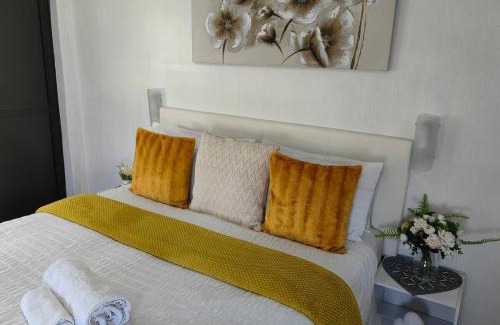 Randpark Ridge Apartment | Cosy Top floor Studio Apartment