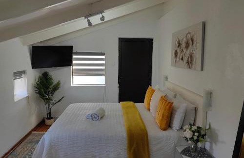 Randpark Ridge Apartment | Cosy Top floor Studio Apartment