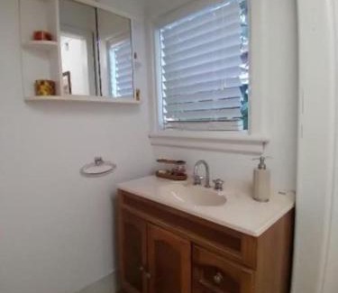 Cudmirrah House | Cosy two bedroom bungalow close to lake and ocean