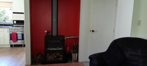 Waipapa Apartment | Cosy Unit 3 bdrms Two dogs live onsite with me