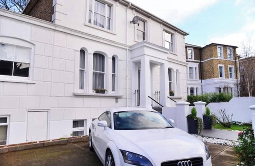 Askew Apartment | Cosy Victorian 1 bed apartment