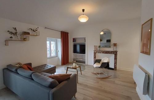 Vienne Apartment | Cosylocation - Vue Théâtre Antique/Jardin de Cybèle