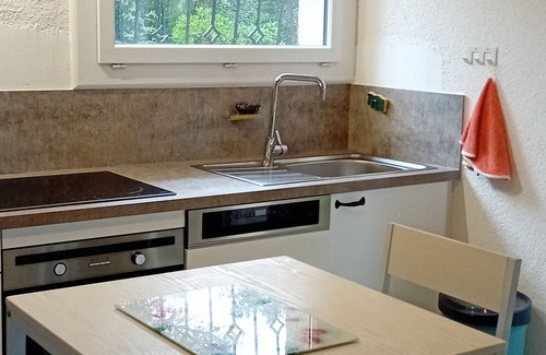 Saint-Aygulf House | Côte d'Azur family vacation for 4. House close to the sea.