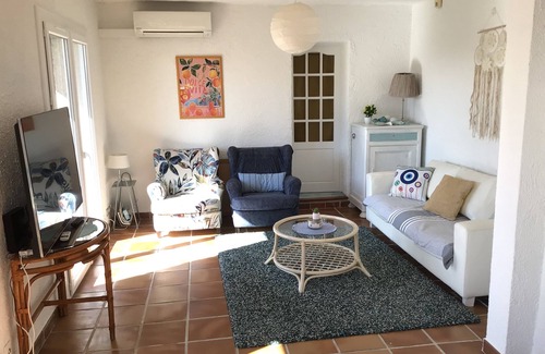 Saint-Aygulf House | Côte d'Azur family vacation for 4. House close to the sea.