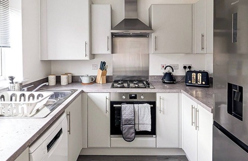 Ashchurch House | Cotswold Green, Sleeps 5 with Free ev Charge