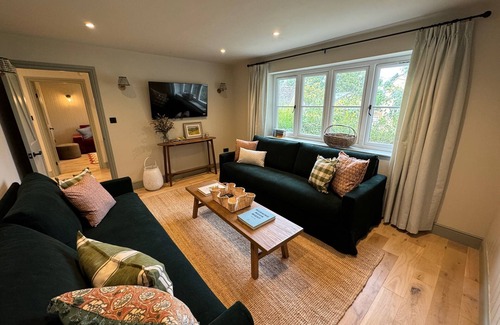 Chadlington Cottage | Cotswold Hideaway near Soho Farmhouse and Daylesford.