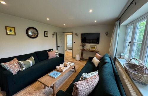 Chadlington Cottage | Cotswold Hideaway near Soho Farmhouse and Daylesford.