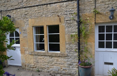 Bourton Cottage | COTSWOLD HISTORIC COTTAGE, WITH LARGE GARDEN