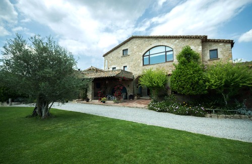 Llampaies Cottage | Cottage El Graner, 2 bedrooms, 4 people, Costa Brava 17 km, communal pool, bbc