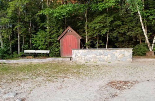Moultonborough Cottage | Cottage 16 - 3 BR with large sandy beach and use of small boats