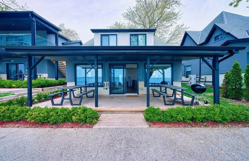 Wainfleet Cottage | Cottage 16: Beachfront Cottage Escape