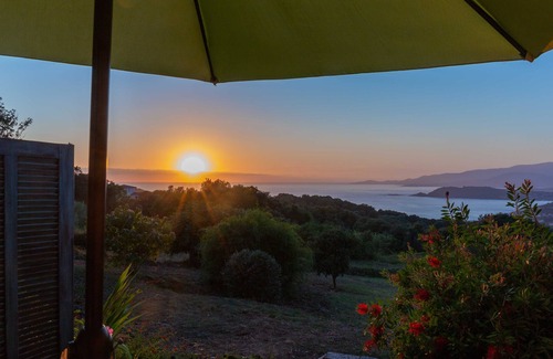 Calcatoggio House | Cottage 2/3 pers., Near the sea and sea view, 23 km from Ajaccio