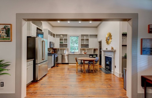 Thomasville House | Cottage 229 - Downtown Historic Thomasville Getaway