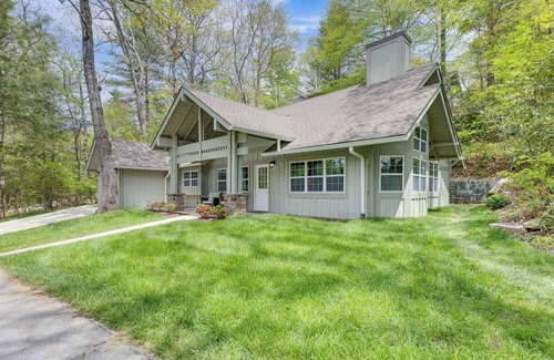 Highlands Cottage | Cottage 3 Mi to Dtwn Highlands: Bring Your Pup!