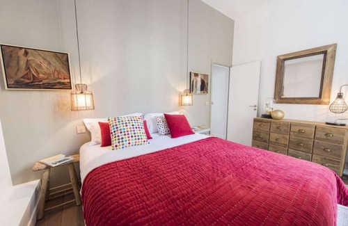 Enfants-Rouges Apartment | Cottage, 3BR/3BA, 7 people