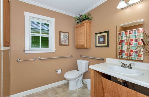 Langston Cottage | Cottage #4 Fisherman's Landing / 2-Bed 1-Bath Cottage w/Covered Boat Shelter