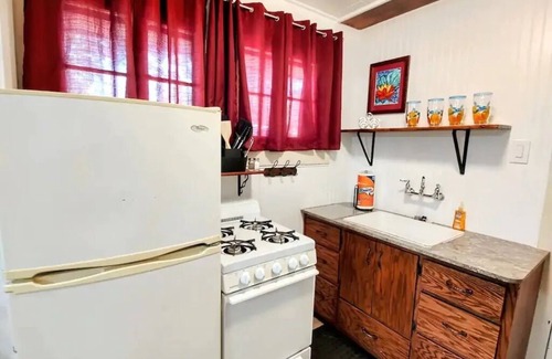 Mid America Cottage | Cottage # 9 - Lakeview One Bedroom Pet Friendly