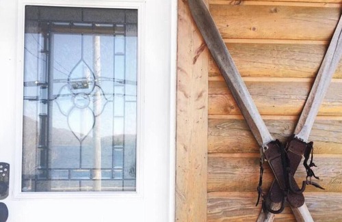 Eastman Cottage | Cottage A, Snowshoes side