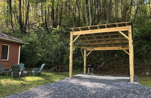 Robbinsville Cottage | Cottage along Lake, Tail of the Dragon and covered motorcycle parking