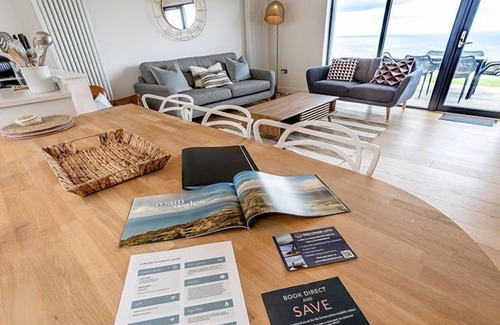 Pistyll Apartment | Cottage and parking