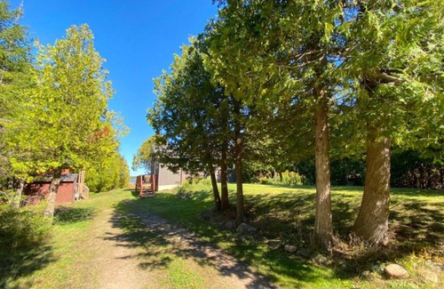 Northern Bruce Peninsula Cottage | Cottage at Bruce Peninsula National Park and Lake Huron to live with the nature