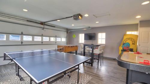 Geneva Apartment | Cottage at Cast Away Kayaks Fire Pit & Game Room
