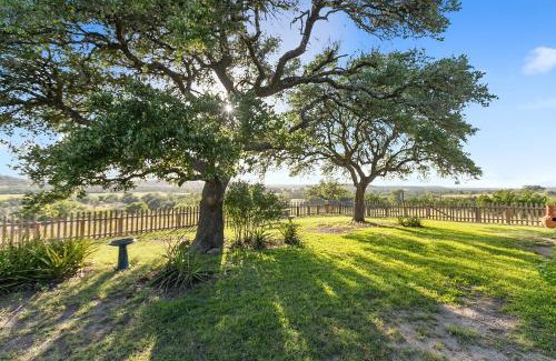 Fredericksburg House | Cottage at Twin Oaks