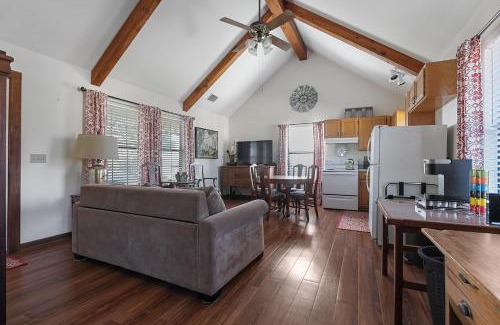 Fredericksburg House | Cottage at Twin Oaks