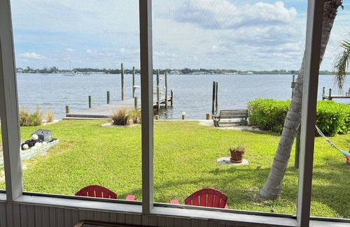 Bradenton Beach Cottage | Cottage B at Historic Waterfront Fish Camp. Private dock- 1 minute walk to beach